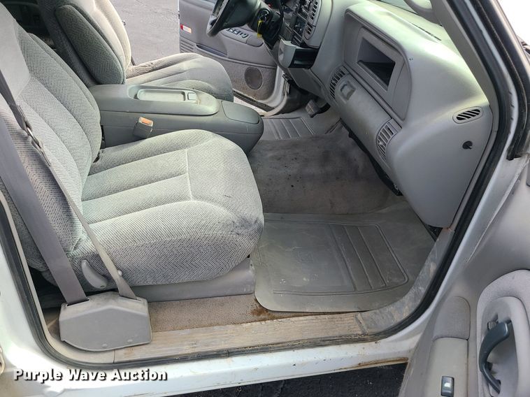 image for item MJ9401 2000 Chevrolet C3500  Crew Cab pickup truck