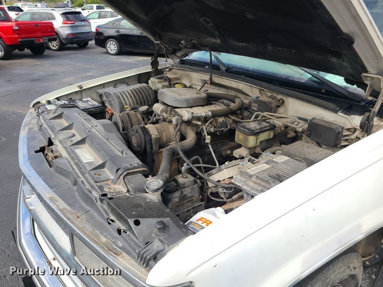 image for item MJ9401 2000 Chevrolet C3500  Crew Cab pickup truck