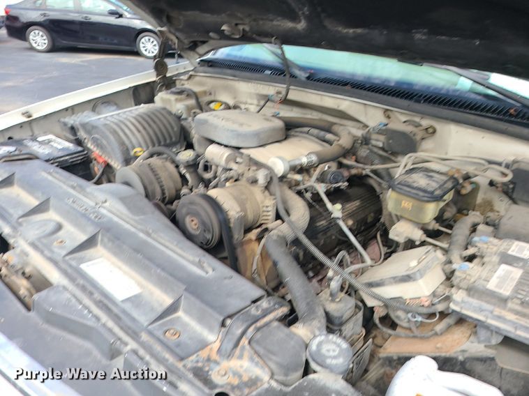 image for item MJ9401 2000 Chevrolet C3500  Crew Cab pickup truck