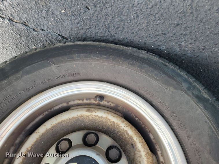 image for item MJ9401 2000 Chevrolet C3500  Crew Cab pickup truck