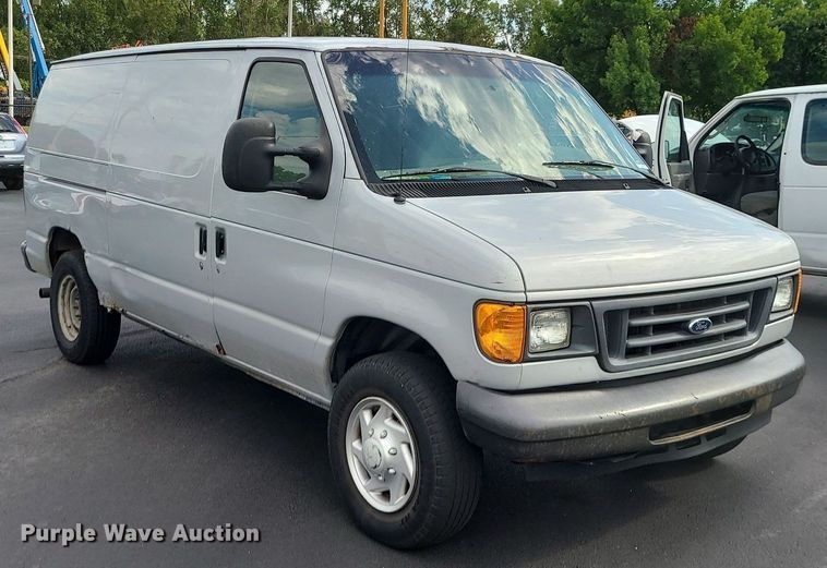 image for item MJ9403 2007 Ford E250 Super Duty  van
