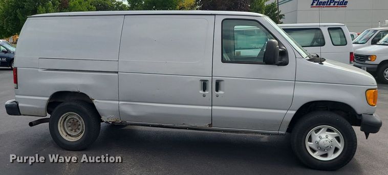 image for item MJ9403 2007 Ford E250 Super Duty  van