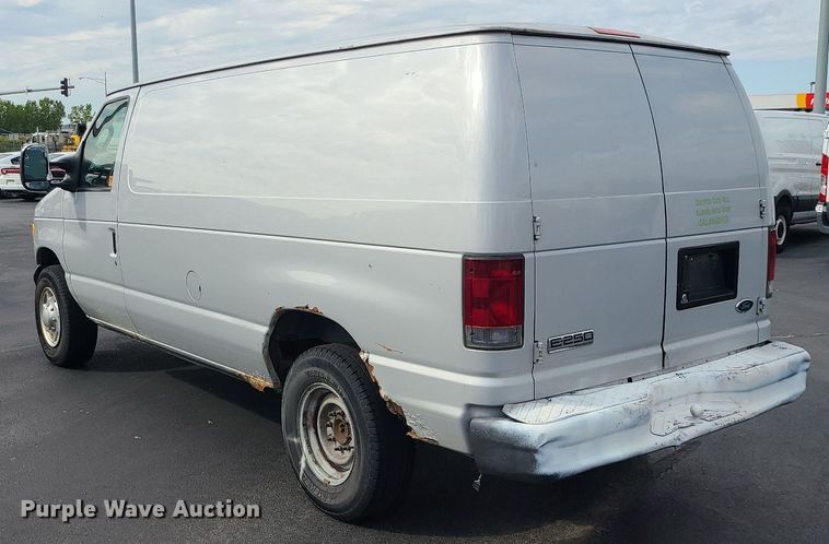 image for item MJ9403 2007 Ford E250 Super Duty  van
