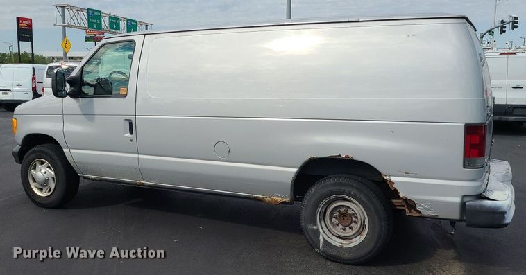 image for item MJ9403 2007 Ford E250 Super Duty  van
