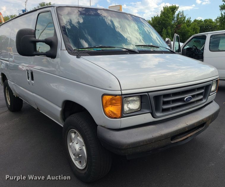 image for item MJ9403 2007 Ford E250 Super Duty  van
