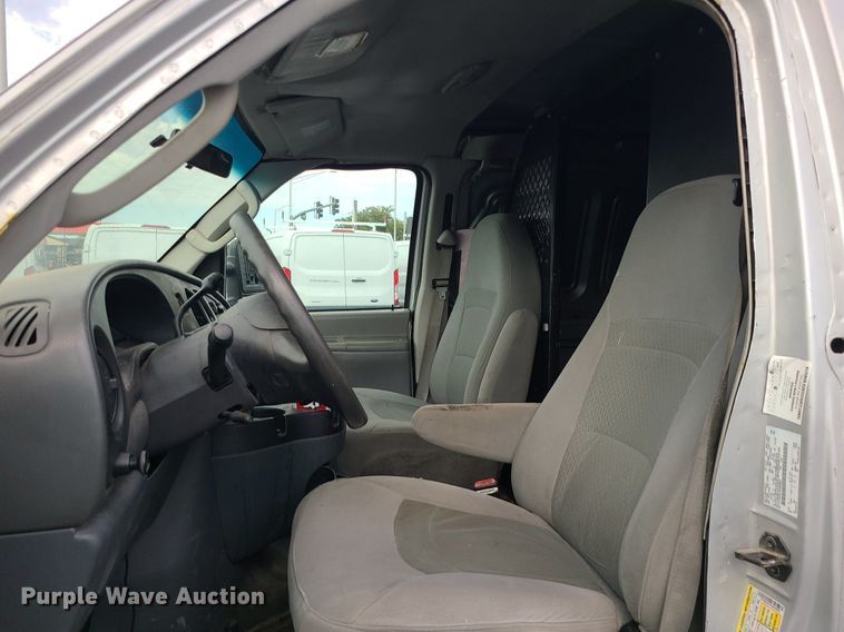 image for item MJ9403 2007 Ford E250 Super Duty  van