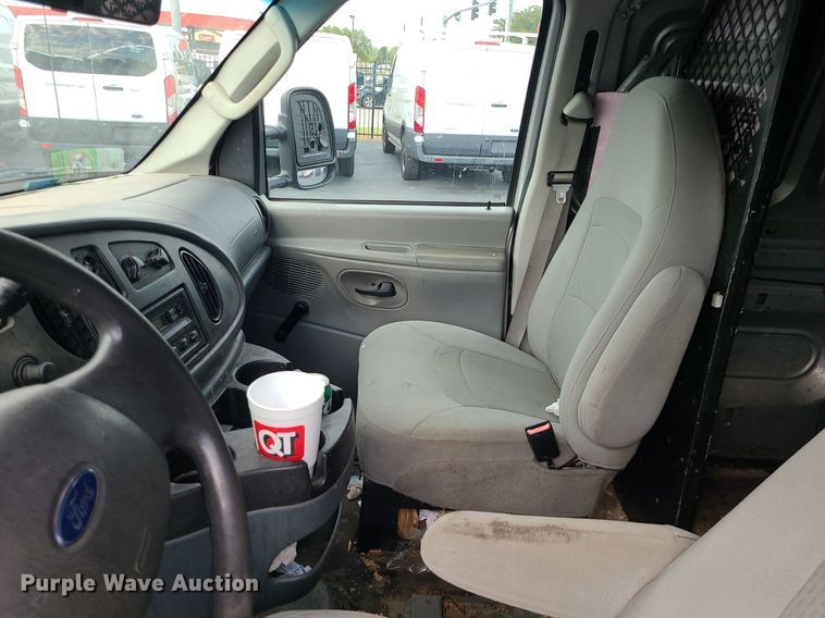 image for item MJ9403 2007 Ford E250 Super Duty  van