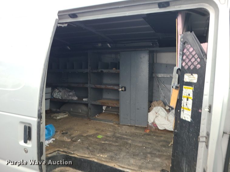 image for item MJ9403 2007 Ford E250 Super Duty  van