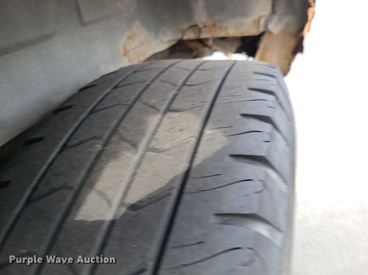 image for item MJ9403 2007 Ford E250 Super Duty  van