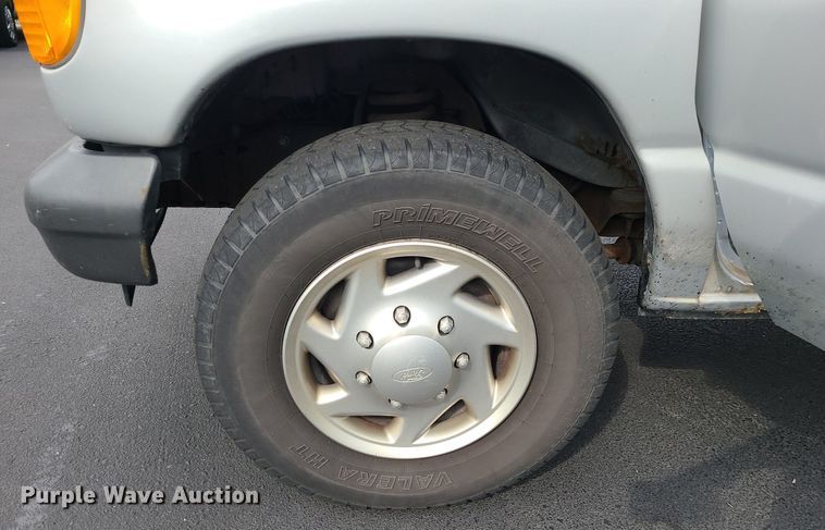 image for item MJ9403 2007 Ford E250 Super Duty  van