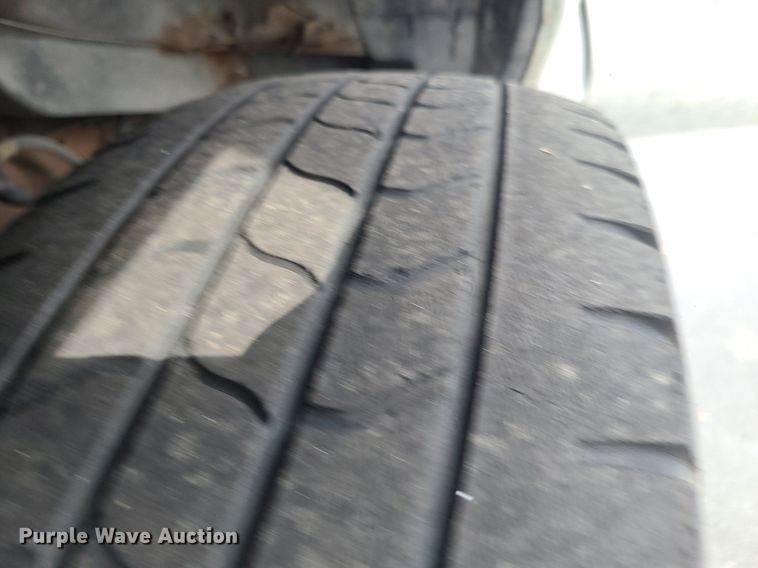 image for item MJ9403 2007 Ford E250 Super Duty  van