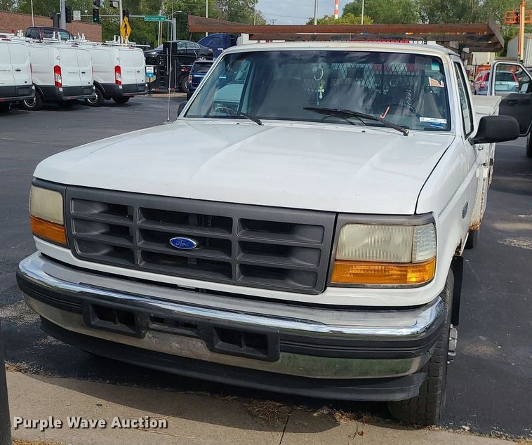 image for item MJ9404 1995 Ford F250  utility bed pickup truck