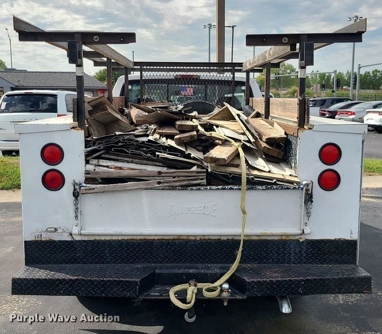 image for item MJ9404 1995 Ford F250  utility bed pickup truck