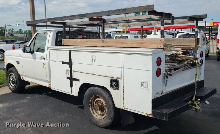 image for item MJ9404 1995 Ford F250  utility bed pickup truck