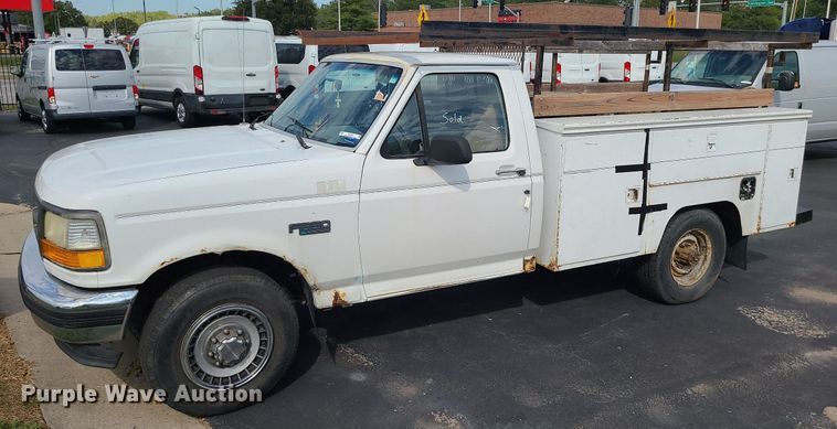 image for item MJ9404 1995 Ford F250  utility bed pickup truck