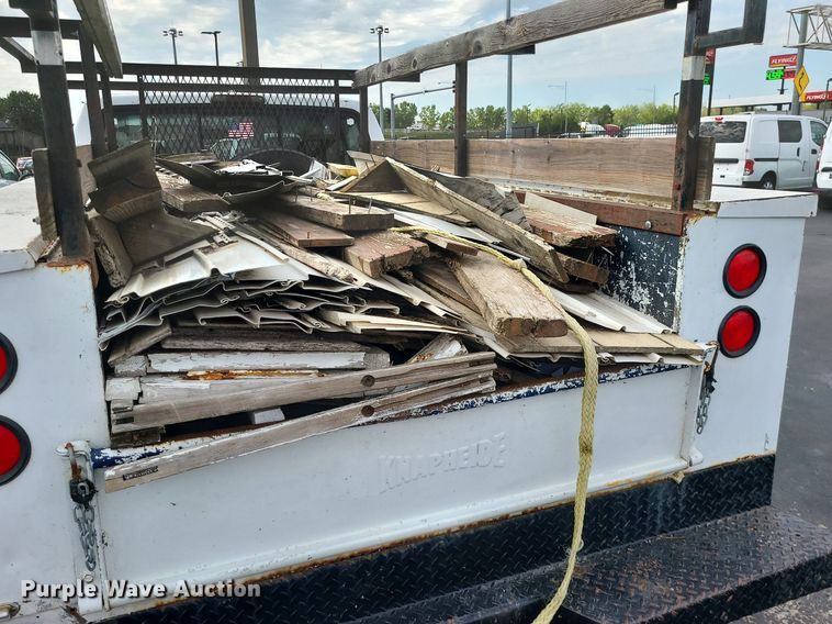 image for item MJ9404 1995 Ford F250  utility bed pickup truck