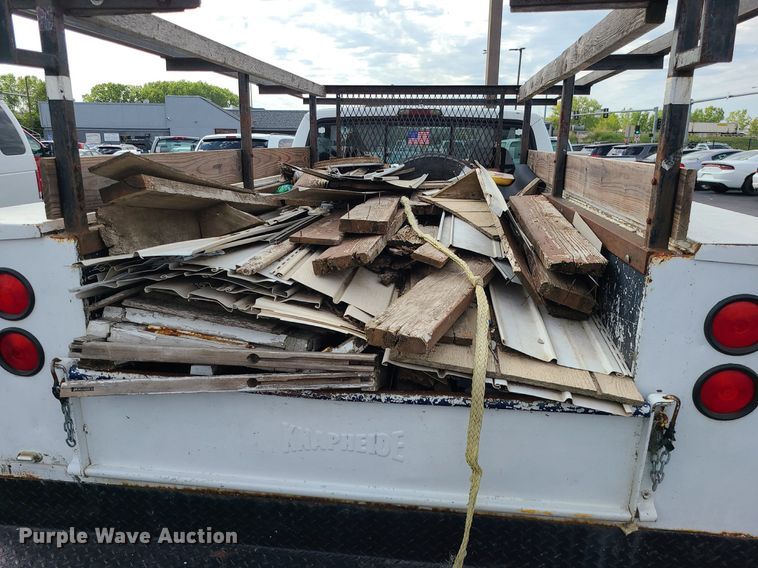 image for item MJ9404 1995 Ford F250  utility bed pickup truck