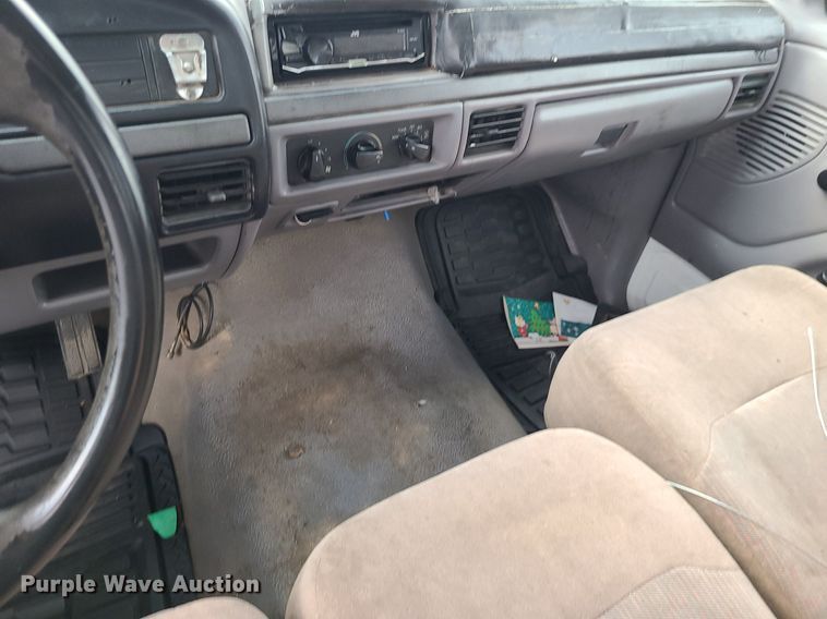 image for item MJ9404 1995 Ford F250  utility bed pickup truck