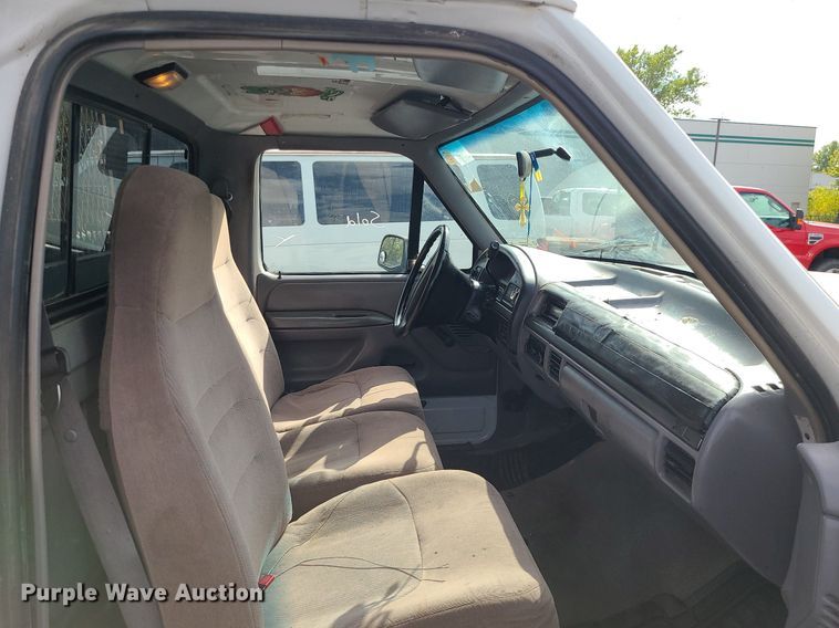 image for item MJ9404 1995 Ford F250  utility bed pickup truck