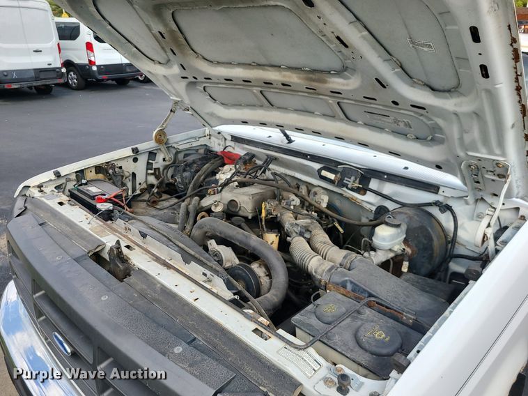 image for item MJ9404 1995 Ford F250  utility bed pickup truck