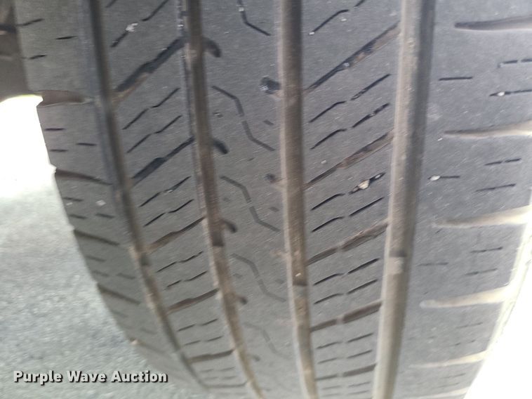 image for item MJ9404 1995 Ford F250  utility bed pickup truck