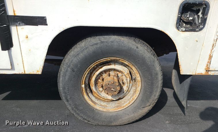 image for item MJ9404 1995 Ford F250  utility bed pickup truck