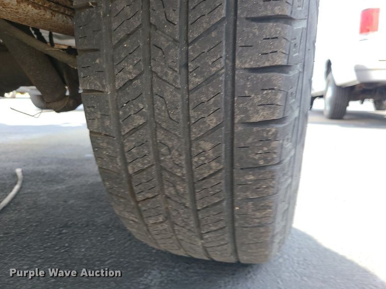 image for item MJ9404 1995 Ford F250  utility bed pickup truck