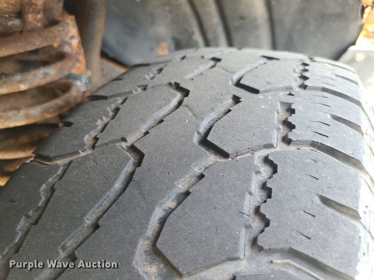 image for item MJ9404 1995 Ford F250  utility bed pickup truck