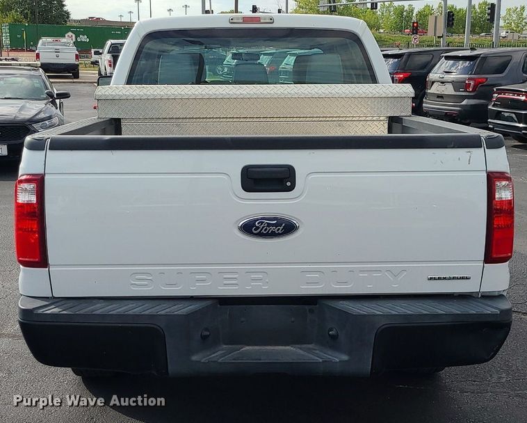 image for item MJ9406 2014 Ford F250 Super Duty  Crew Cab pickup truck