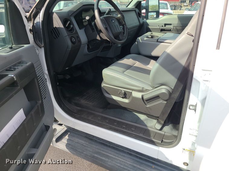 image for item MJ9406 2014 Ford F250 Super Duty  Crew Cab pickup truck