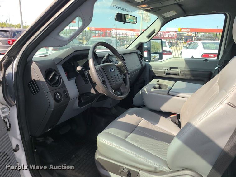 image for item MJ9406 2014 Ford F250 Super Duty  Crew Cab pickup truck