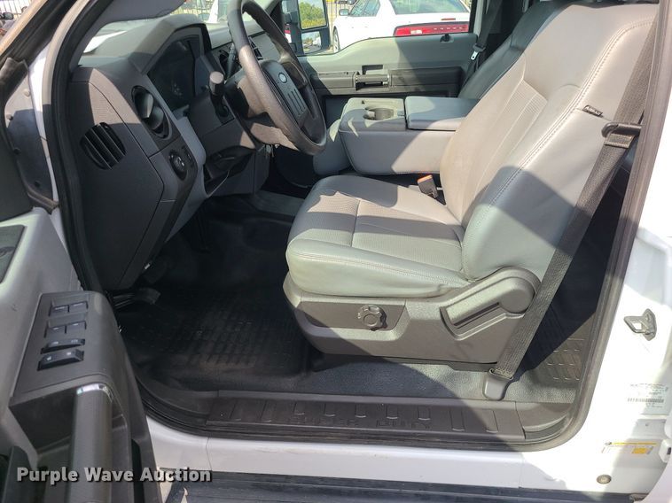 image for item MJ9406 2014 Ford F250 Super Duty  Crew Cab pickup truck