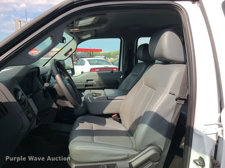 image for item MJ9406 2014 Ford F250 Super Duty  Crew Cab pickup truck