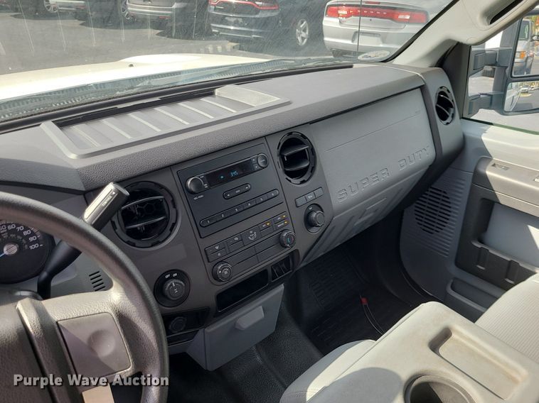 image for item MJ9406 2014 Ford F250 Super Duty  Crew Cab pickup truck