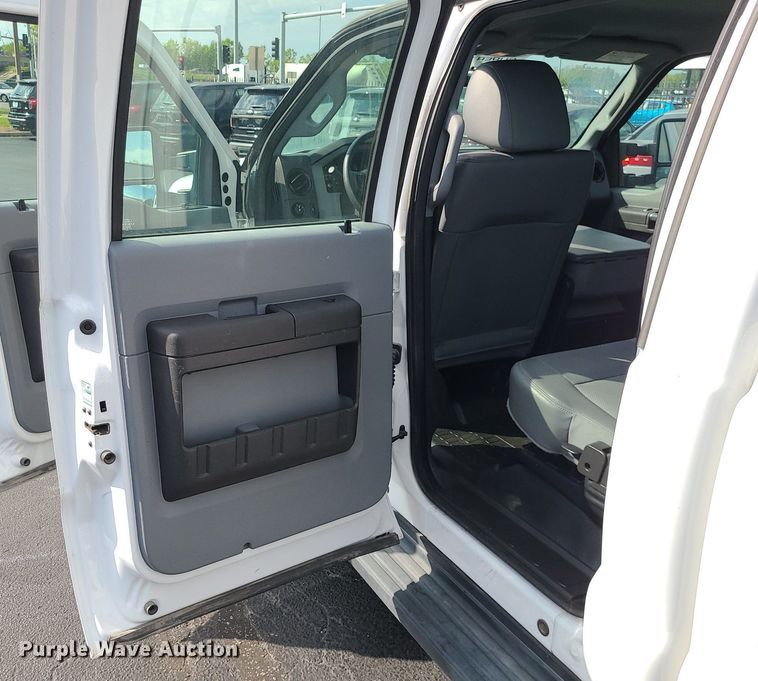 image for item MJ9406 2014 Ford F250 Super Duty  Crew Cab pickup truck