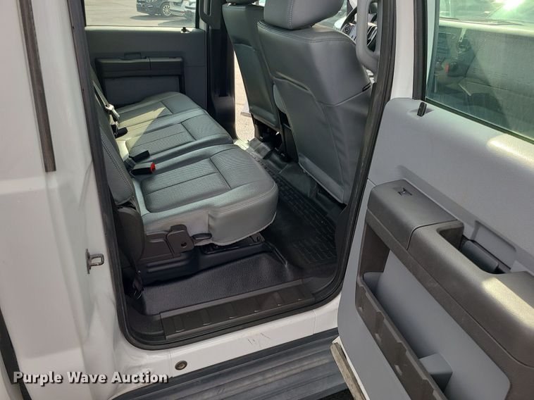 image for item MJ9406 2014 Ford F250 Super Duty  Crew Cab pickup truck