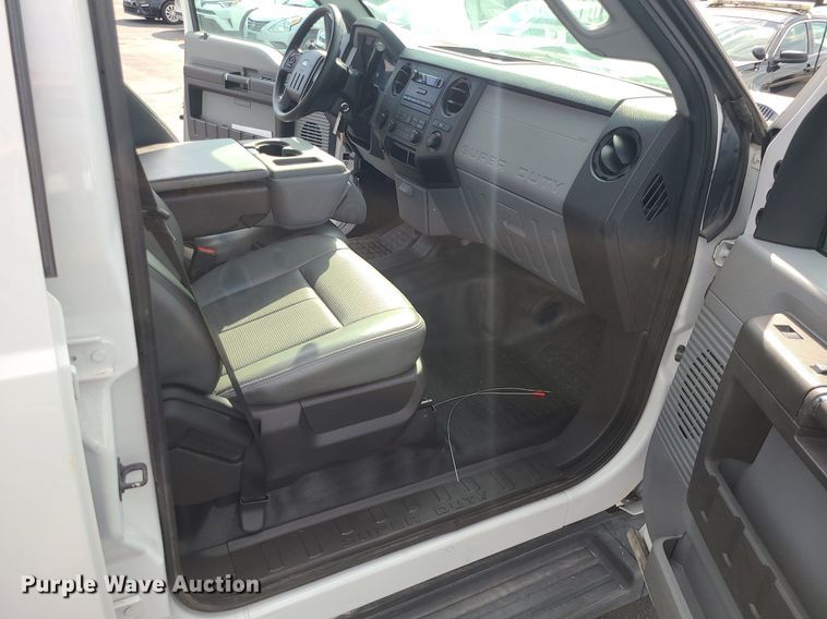 image for item MJ9406 2014 Ford F250 Super Duty  Crew Cab pickup truck