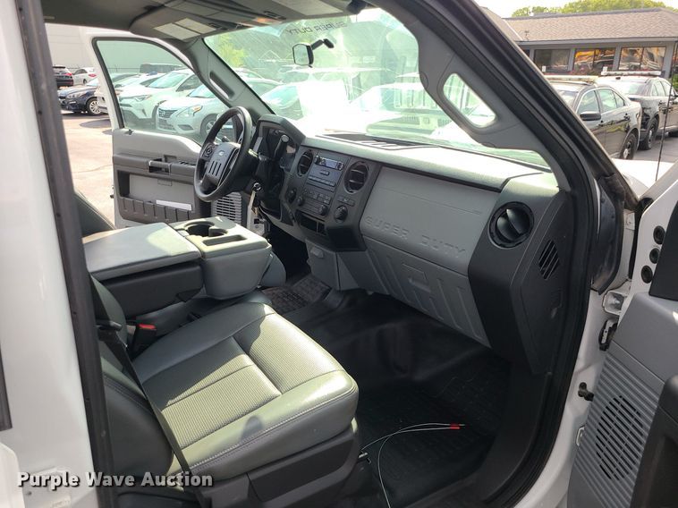 image for item MJ9406 2014 Ford F250 Super Duty  Crew Cab pickup truck