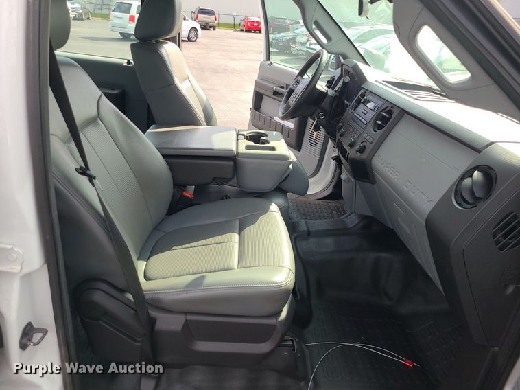 image for item MJ9406 2014 Ford F250 Super Duty  Crew Cab pickup truck