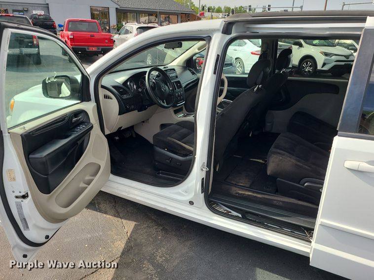 image for item MJ9407 2016 Dodge Grand Caravan  van