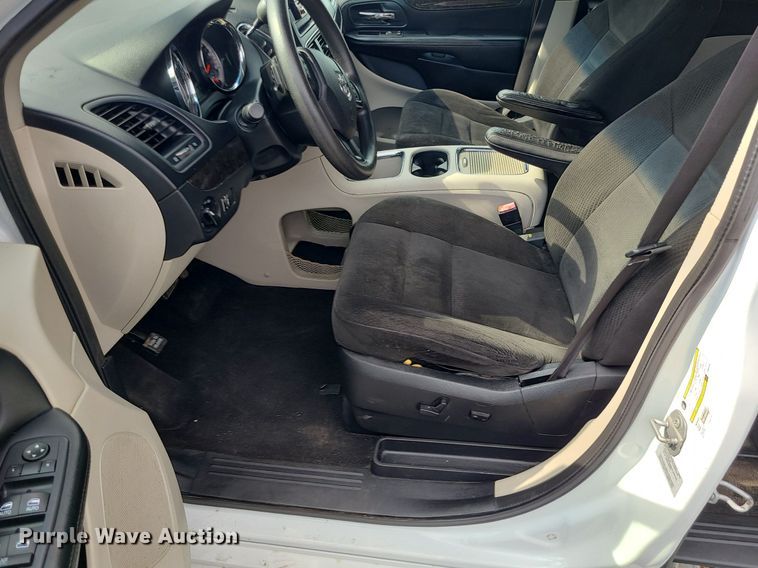 image for item MJ9407 2016 Dodge Grand Caravan  van