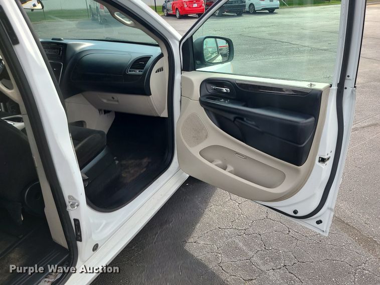 image for item MJ9407 2016 Dodge Grand Caravan  van