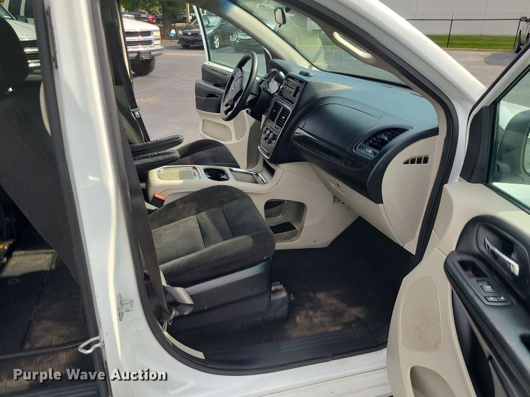 image for item MJ9407 2016 Dodge Grand Caravan  van