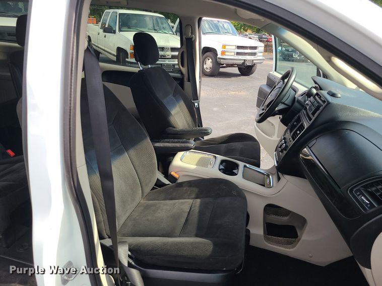image for item MJ9407 2016 Dodge Grand Caravan  van