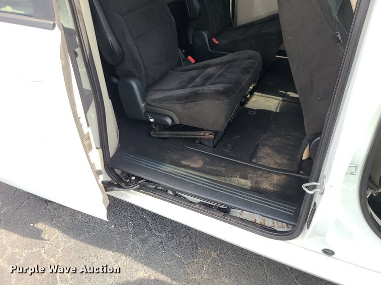 image for item MJ9407 2016 Dodge Grand Caravan  van