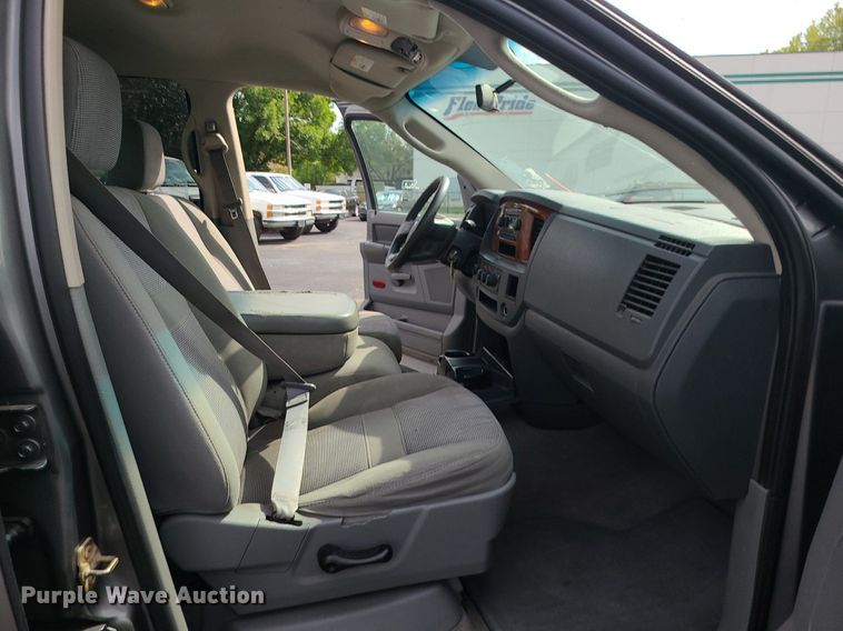 image for item MJ9408 2006 Dodge Ram 1500  Quad Cab pickup truck