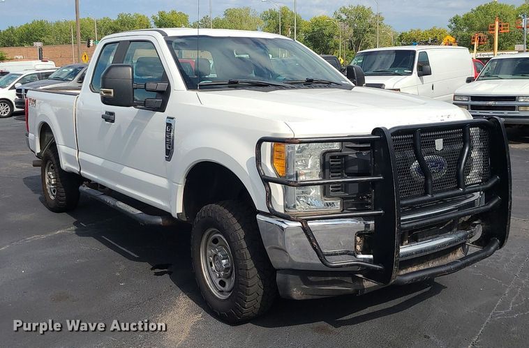 image for item MJ9409 2017 Ford F250 Super Duty XL  SuperCab pickup truck