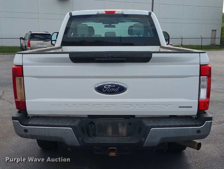 image for item MJ9409 2017 Ford F250 Super Duty XL  SuperCab pickup truck