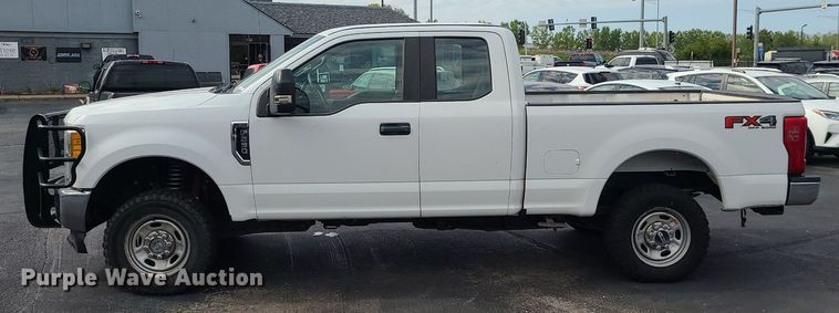 image for item MJ9409 2017 Ford F250 Super Duty XL  SuperCab pickup truck