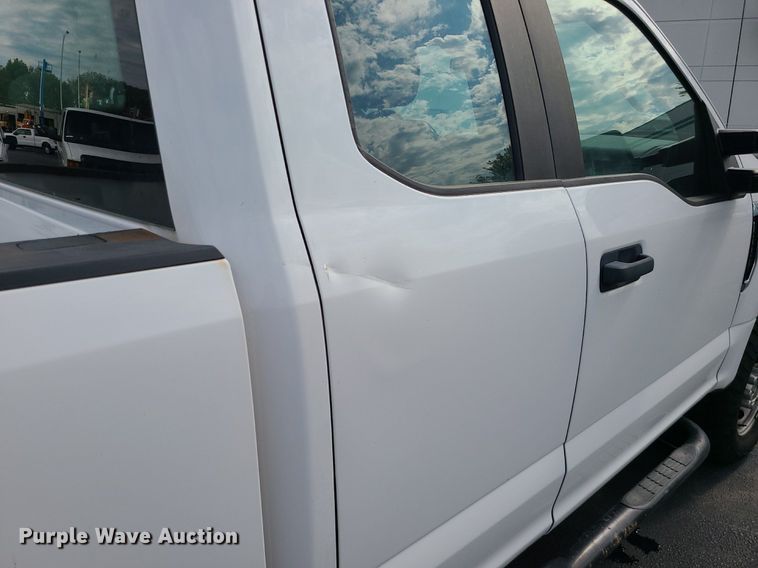 image for item MJ9409 2017 Ford F250 Super Duty XL  SuperCab pickup truck